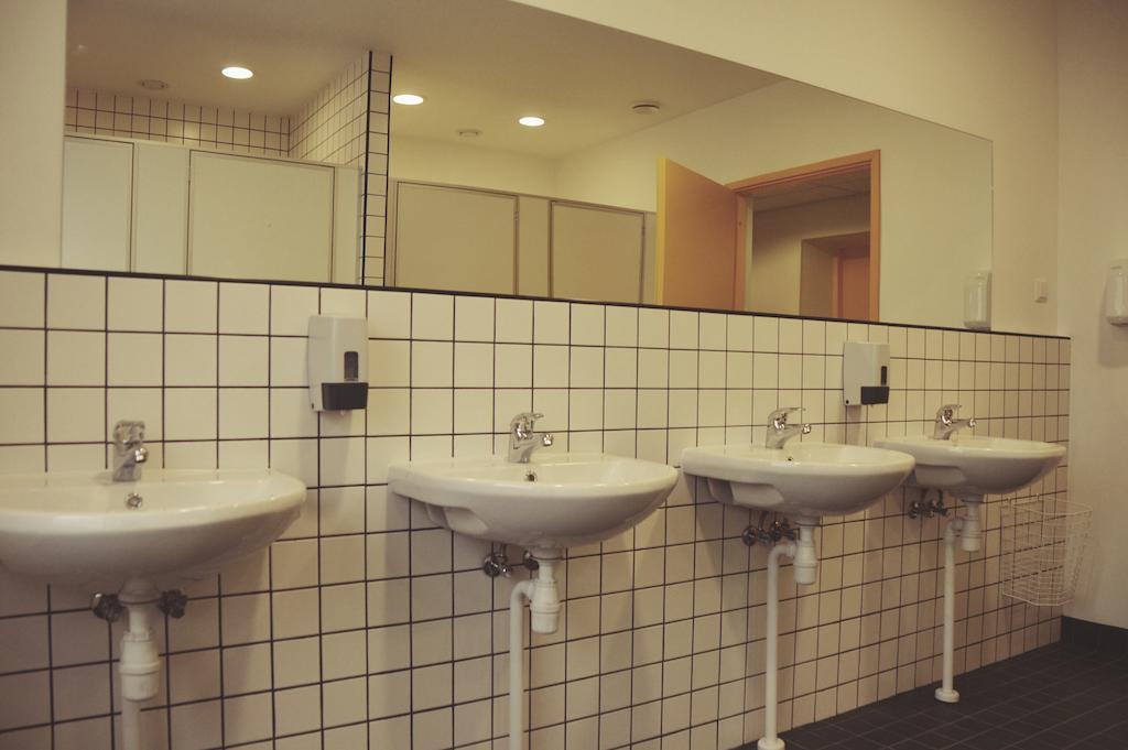 Saare Automatic Hostel بارنو الغرفة الصورة